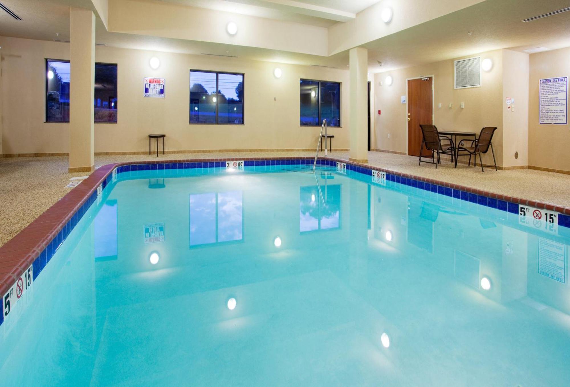 Holiday Inn Express Hotel & Suites Mount Airy By Ihg Eksteriør billede